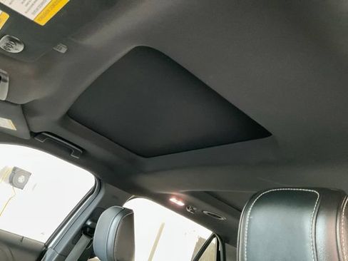 Used 2019 Ford Explorer Platinum AWD/4WD image 6