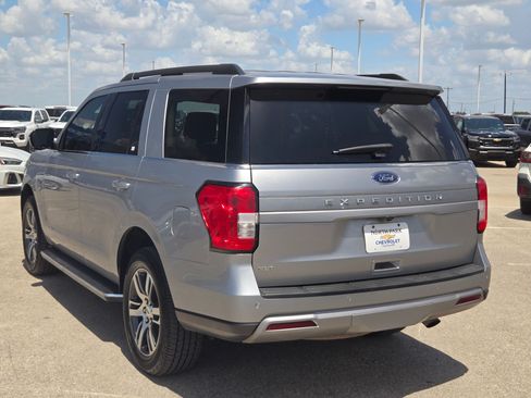 Used 2022 Ford Expedition XLT RWD image 5