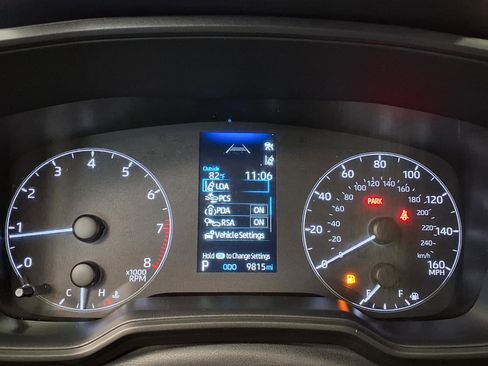 Used 2025 Toyota Corolla LE FWD image 28