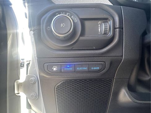 Used 2024 Jeep Wrangler Sahara image 16