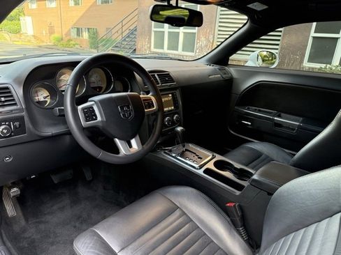 Used 2013 Dodge Challenger R/T Plus image 9