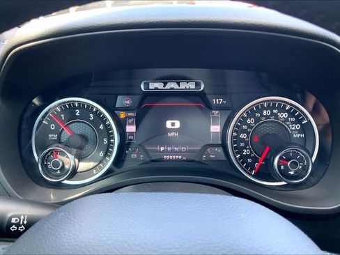 Used 2023 RAM 1500 Big Horn AWD/4WD image 25