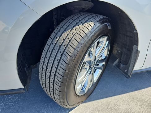 Used 2023 Toyota Sienna XSE image 34