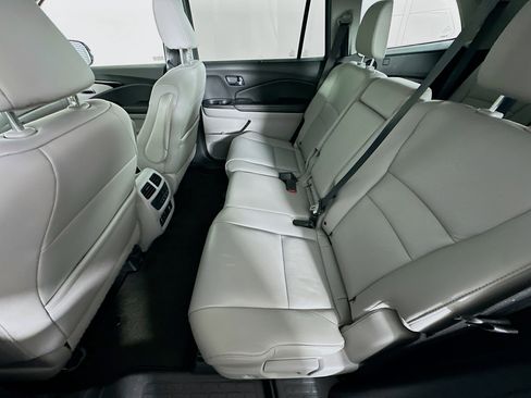 Used 2017 Honda Pilot Touring image 28