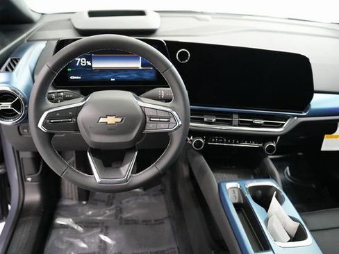 New 2026 Chevrolet Equinox EV LT image 17