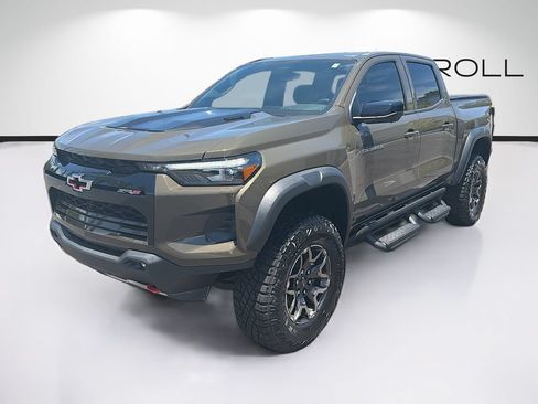 Used 2025 Chevrolet Colorado ZR2 w/ Technology Package AWD/4WD image 7