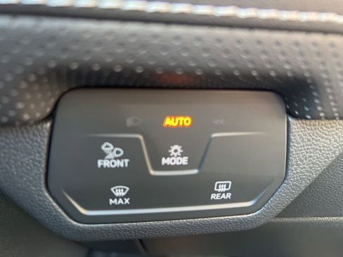 New 2026 Volkswagen Atlas SE image 23