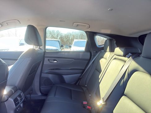 Used 2025 Nissan Murano SV image 33