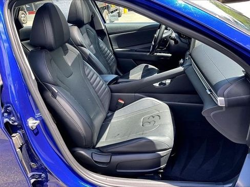 Used 2021 Hyundai Elantra Limited FWD image 7