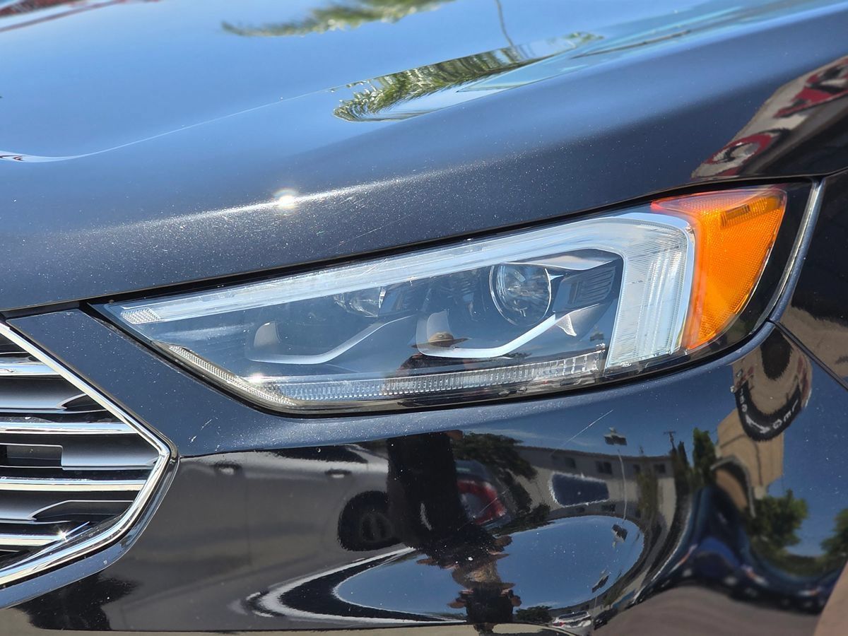 Used 2019 Ford Edge Titanium w/ Equipment Group 301A FWD image 6