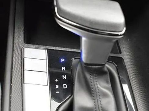 Used 2024 Hyundai Elantra SEL FWD image 33