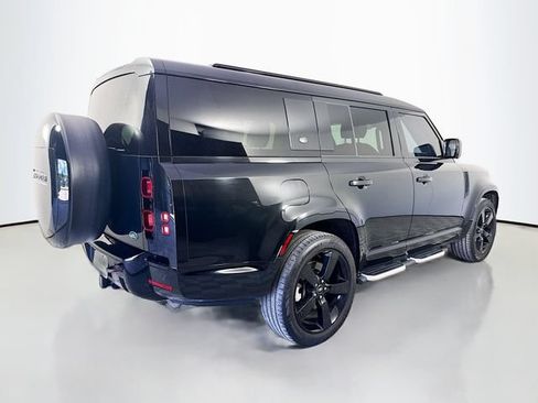 Certified 2023 Land Rover Defender 130 X-Dynamic SE AWD/4WD image 5