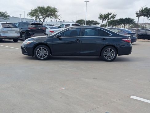 Used 2016 Toyota Camry SE image 8