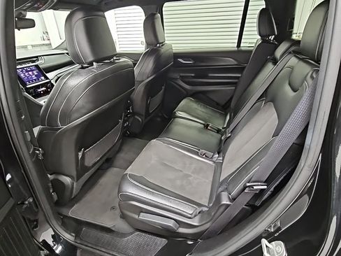 Used 2024 Jeep Grand Cherokee L Laredo image 34