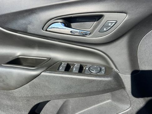 Used 2024 Chevrolet Equinox LT image 8