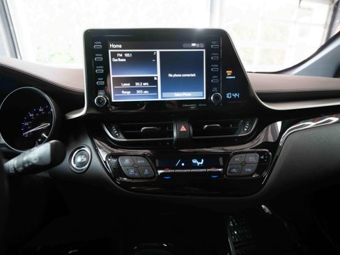 Used 2019 Toyota C-HR Limited FWD image 17