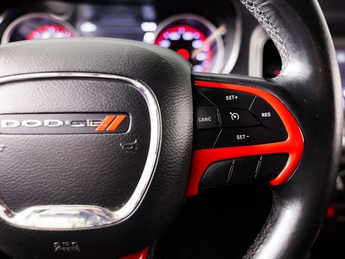 Used 2019 Dodge Charger SXT image 29