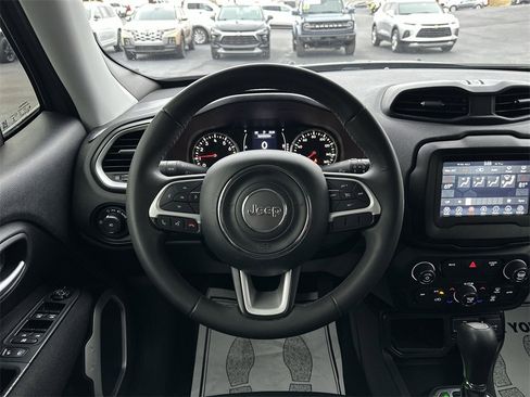 Used 2020 Jeep Renegade Latitude image 14