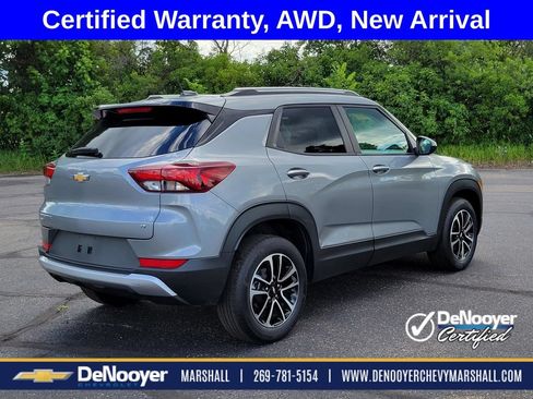 Used 2025 Chevrolet TrailBlazer LT AWD/4WD image 3