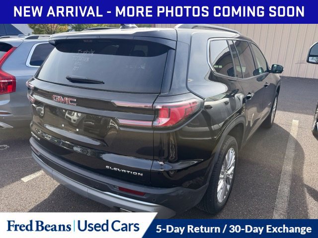 Used 2026 GMC Acadia Elevation w/ Elevation Premium Package FWD image 13