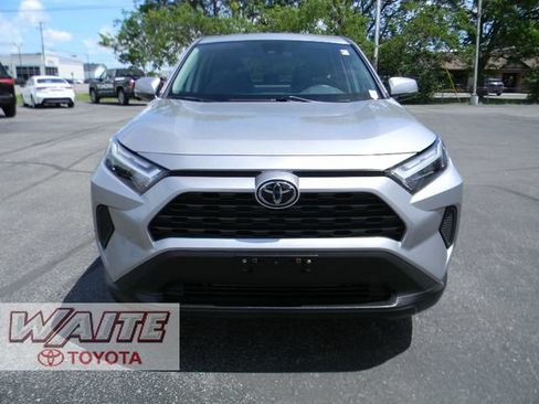 Used 2023 Toyota RAV4 LE AWD/4WD image 6