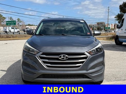 Used 2017 Hyundai Tucson SE image 2