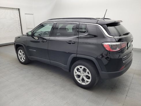 Used 2024 Jeep Compass Latitude AWD/4WD image 3