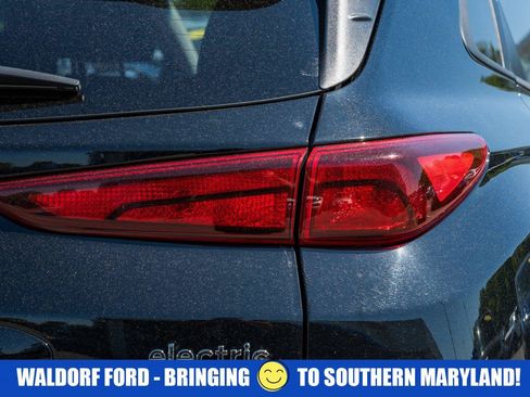 Used 2023 Hyundai Kona SEL FWD image 6