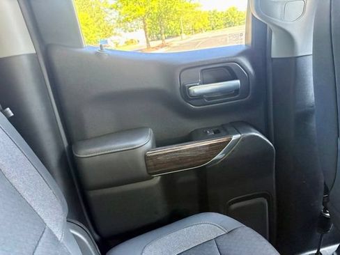 Used 2020 GMC Sierra 1500 SLE w/ SLE Value Package RWD image 25