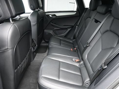 Certified 2026 Porsche Macan AWD/4WD image 7