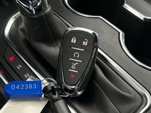 Used 2023 Chevrolet Traverse LT image 31