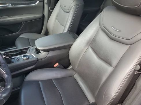 Certified 2022 Cadillac XT5 Premium Luxury w/ LPO, Floor Liner Package AWD/4WD image 27