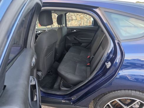 Used 2017 Ford Focus SEL w/ Cold Weather Package image 12