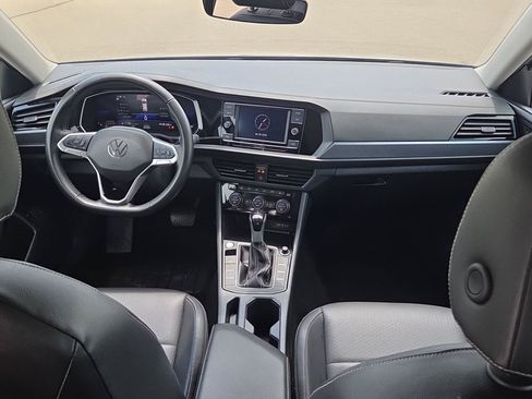 Used 2024 Volkswagen Jetta SE FWD image 14