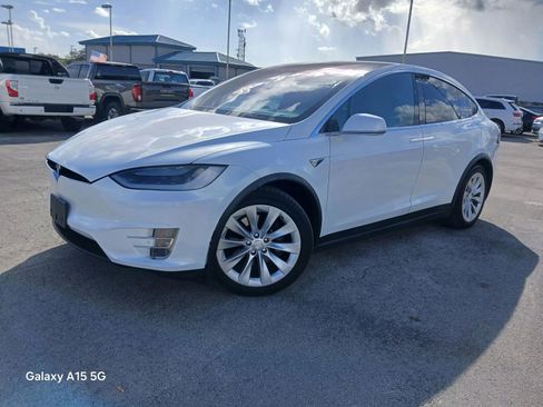 Used 2017 Tesla Model X 100D image 2