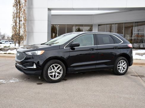 Used 2024 Ford Edge SEL w/ Convenience Package image 2