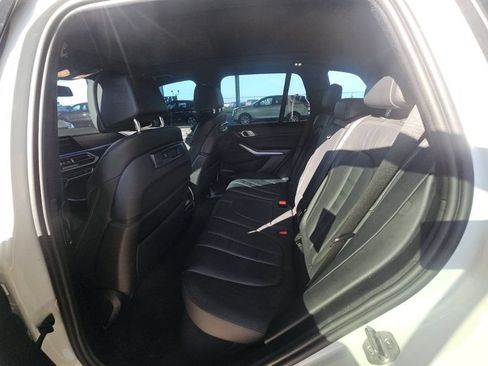 Used 2022 BMW X5 xDrive40i w/ M Sport Package AWD/4WD image 9