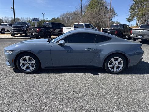 Used 2024 Ford Mustang Coupe image 4