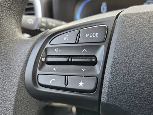 Used 2025 Hyundai Venue SE FWD image 22