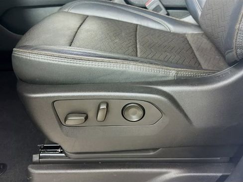 Used 2023 Chevrolet Suburban High Country image 23