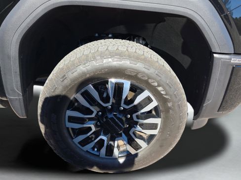 Used 2025 GMC Sierra 2500 Denali Ultimate image 29