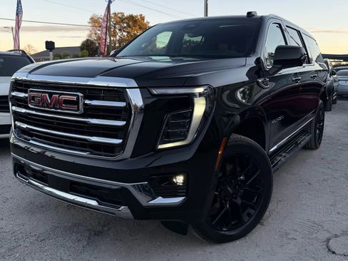 Used 2026 GMC Yukon XL Elevation w/ Elevation Premium Package image 2