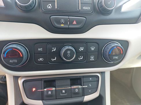 Used 2024 GMC Terrain Denali w/ Denali Premium Package AWD/4WD image 21
