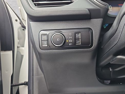 Used 2025 Ford Escape SE image 30