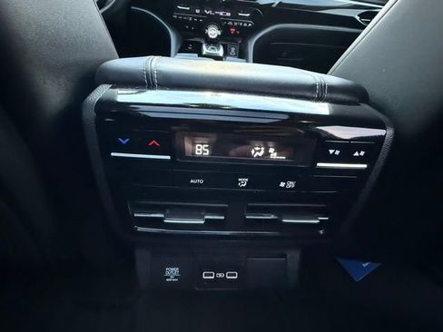 Used 2023 Acura MDX SH-AWD w/ Technology Package image 18