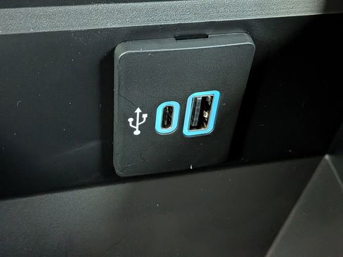 New 2026 Ford F250 Lariat w/ Black Appearance Package image 25