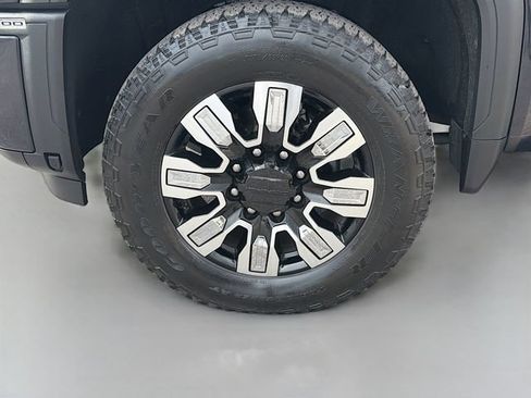Used 2025 GMC Sierra 2500 Denali w/ Denali Reserve Package AWD/4WD image 39
