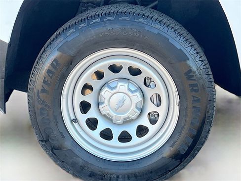 Used 2024 Chevrolet Colorado W/T w/ Safety Package image 29