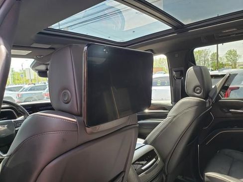 Used 2021 Cadillac Escalade Premium Luxury w/ Performance Package AWD/4WD image 20