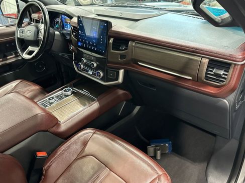 Used 2024 Ford Expedition Max Limited AWD/4WD image 35
